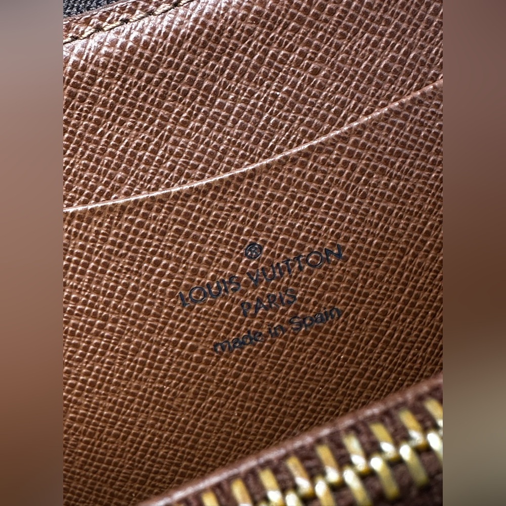 Louis Vuitton Monogram Takashi Murakami Panda Porte-Monnaie Zippy Wallet - Picture 10 of 11